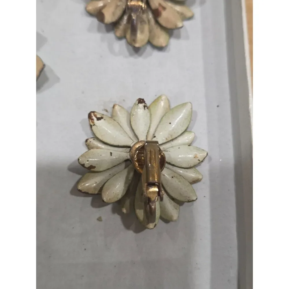 Vintage Green Enamel Daisy Flower Brooch Clip Earrings Amber Rhinestone 60s